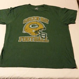 Old Navy green bay tshirt